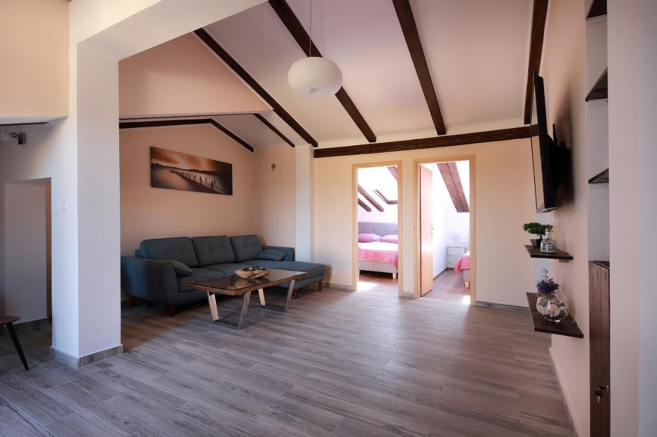 Apartament Galboka *